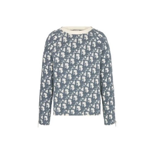 Long-sleeved white sweater