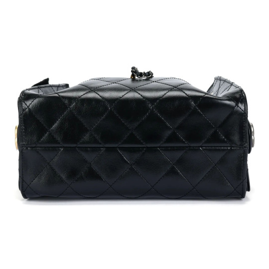 Leather shoulder bag