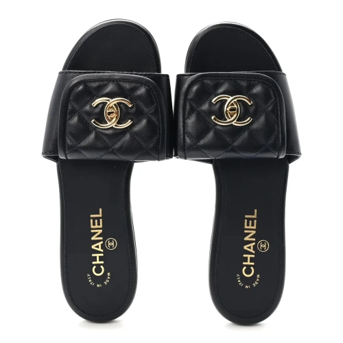 Flap Turn-Lock Lambskin Mules Black