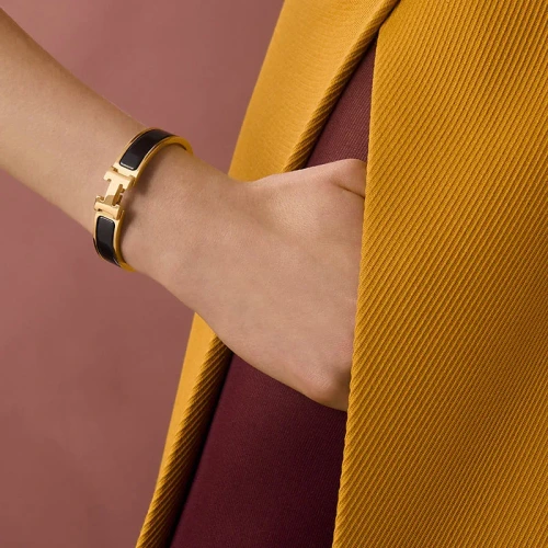 Black H bracelet