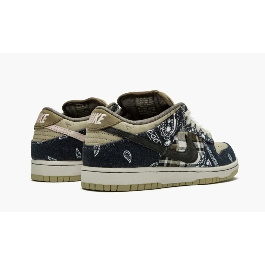Nike SB Dunk Low Pro 