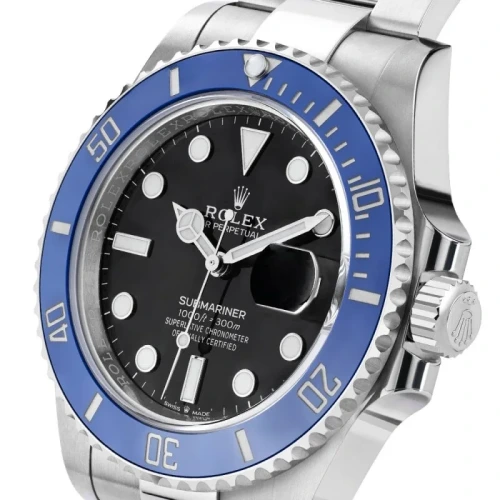 Submariner Date “Cookie Monster” 126619LB watch