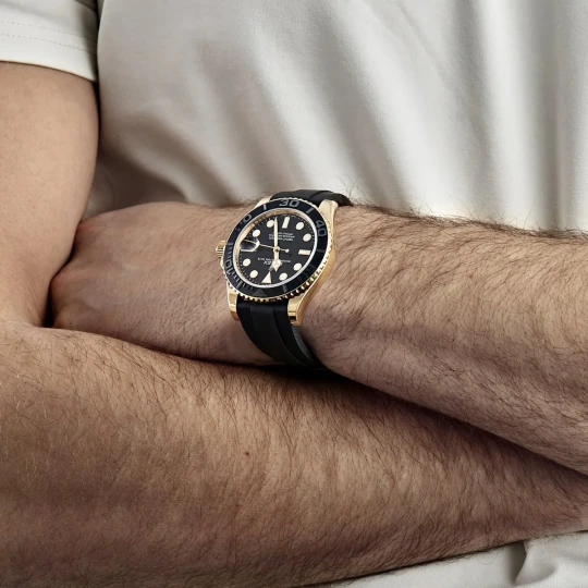 Yacht-Master 42 226658 Yellow Gold Black Dial Watch